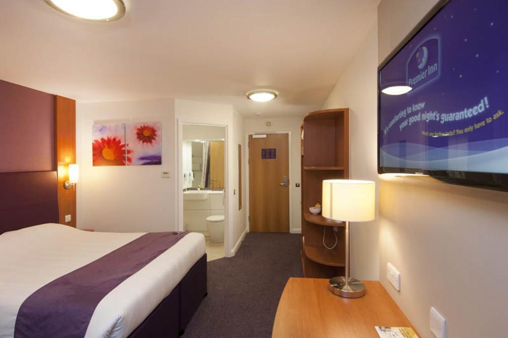 Premier Inn Tonbridge Zewnętrze zdjęcie