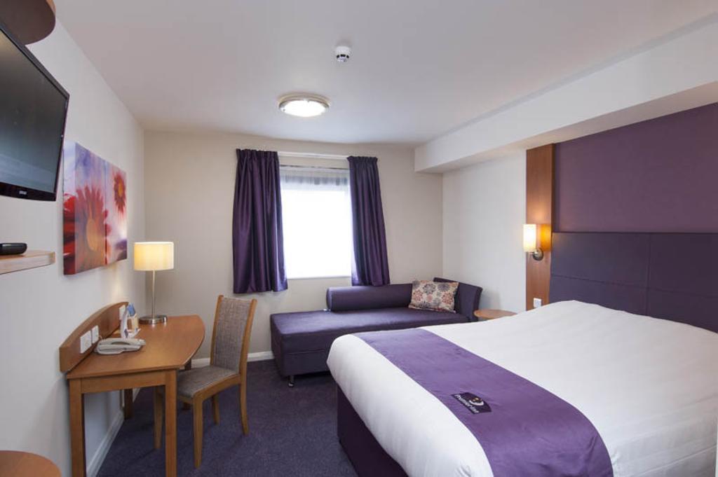 Premier Inn Tonbridge Zewnętrze zdjęcie
