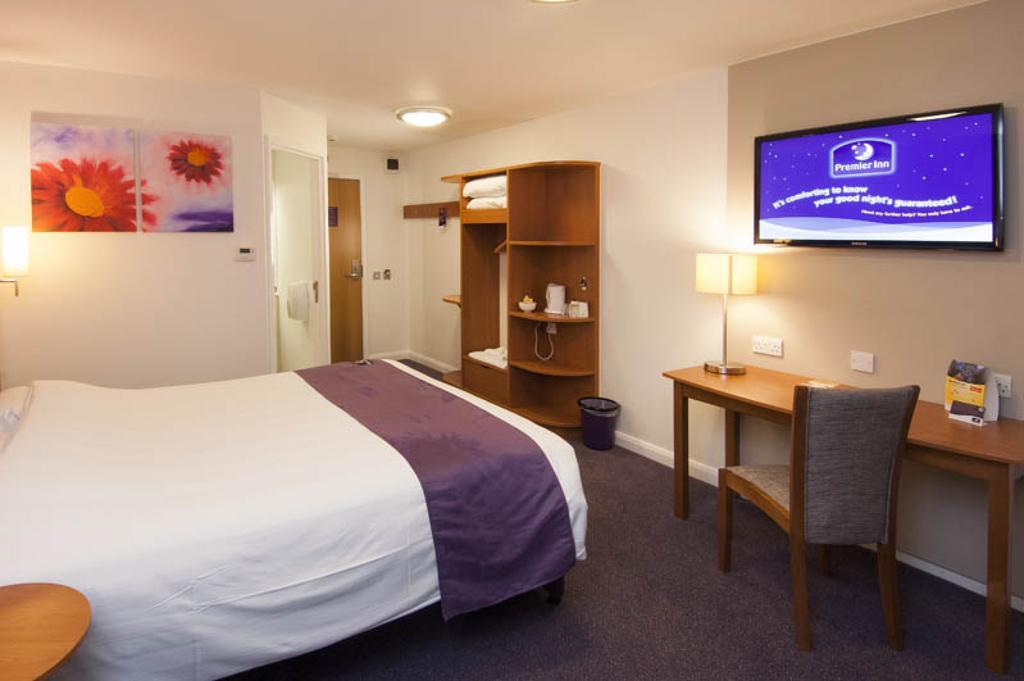 Premier Inn Tonbridge Zewnętrze zdjęcie