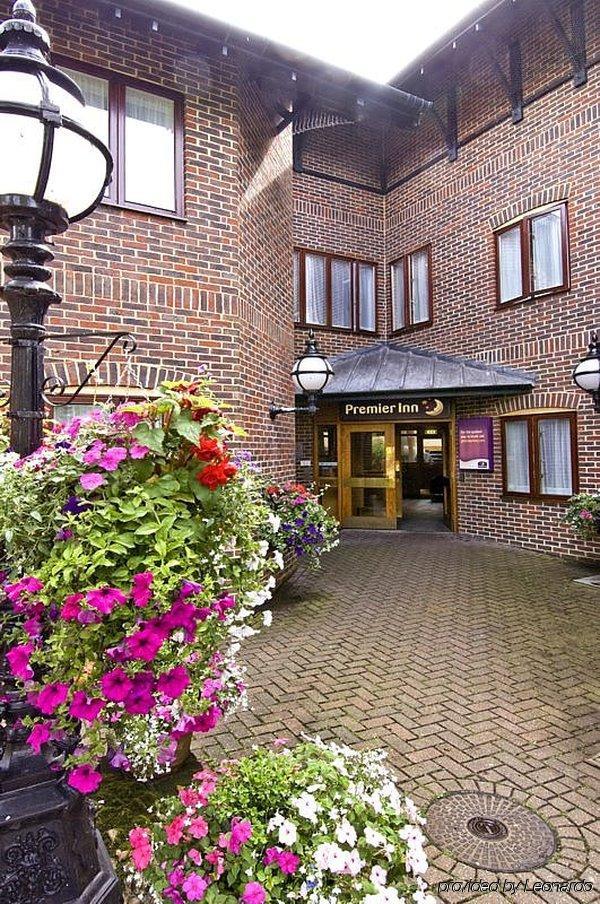 Premier Inn Tonbridge Zewnętrze zdjęcie